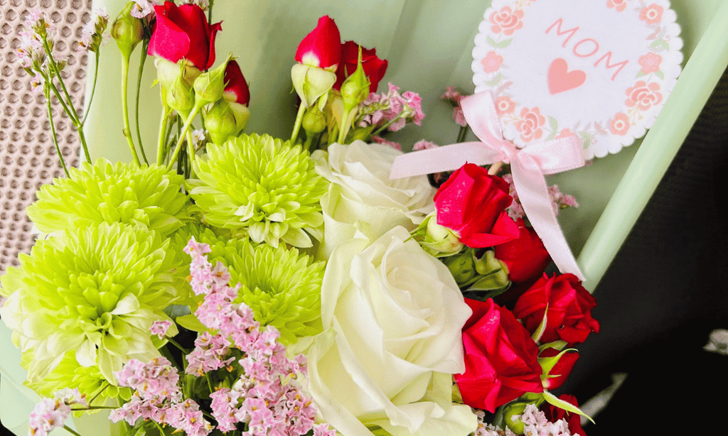 What Message to Write on Your Card When Sending Flowers